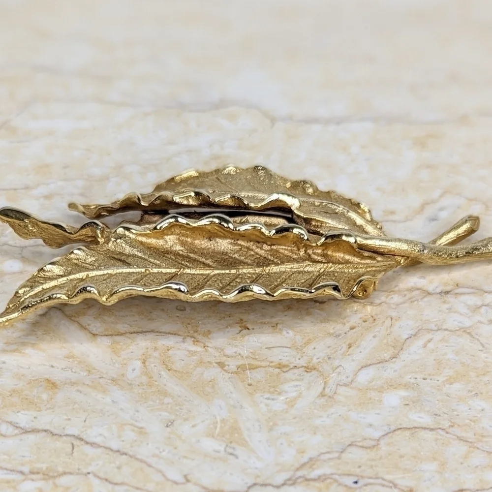 Vintage Coro 3 Leaf Textured Gold Tone Signed Brooch Pin